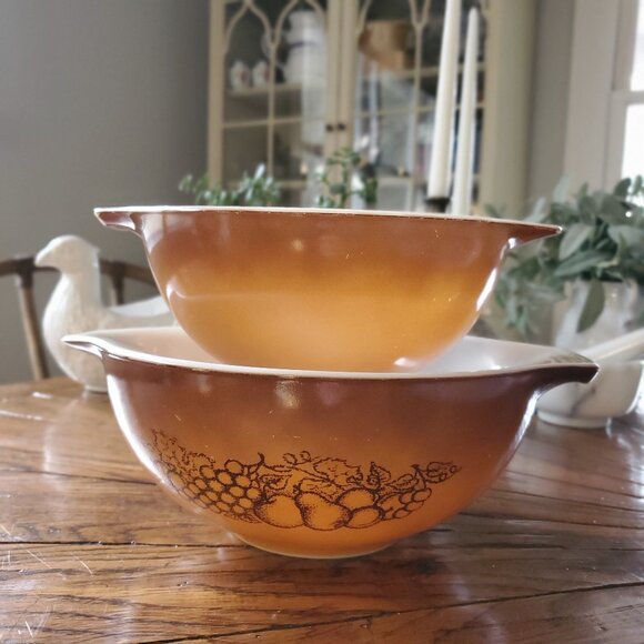 Vintage PyrexOld Orchard2 Cinderella Mixing Bowls1960s